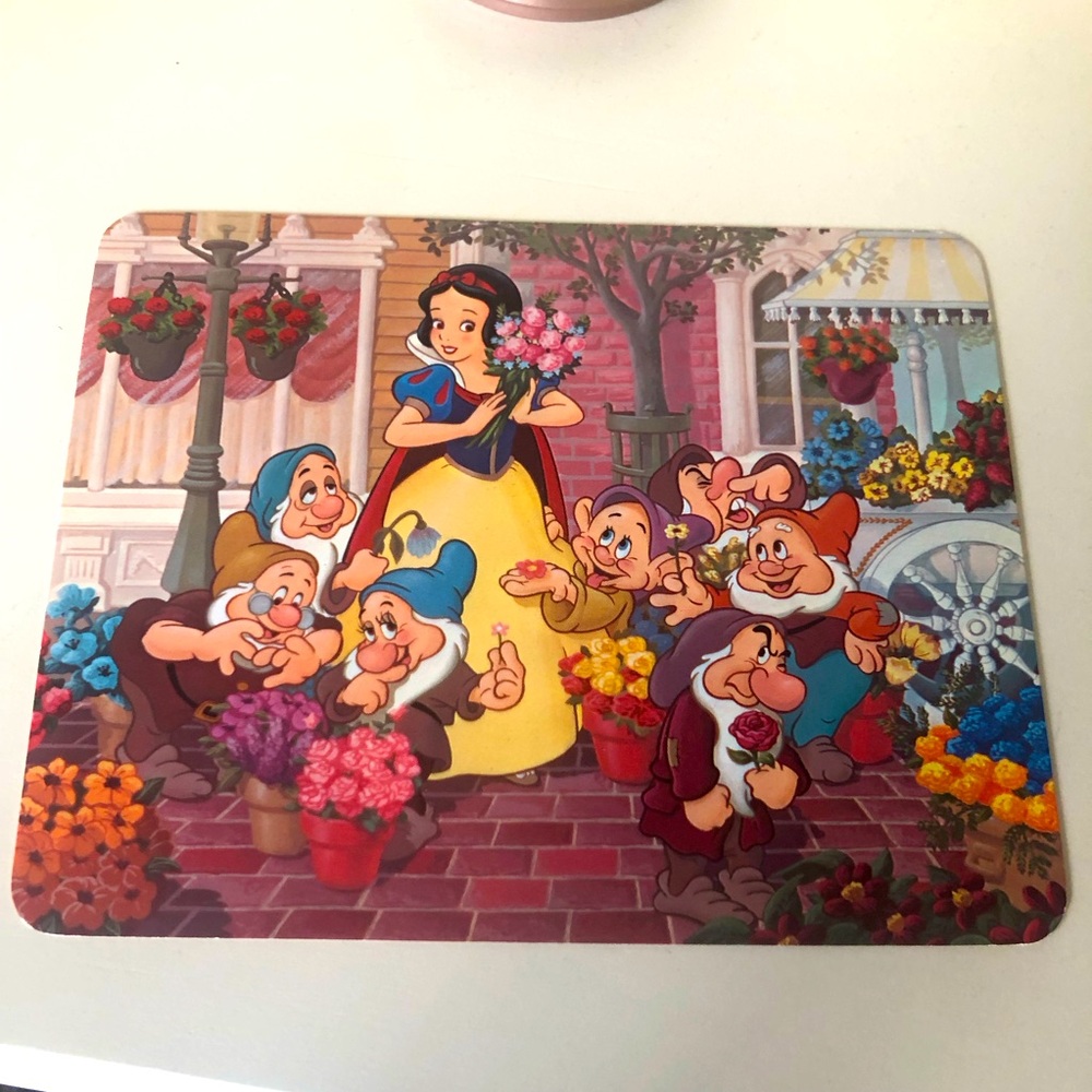 Disney’s Snow white Post card. - Picture 3 of 7